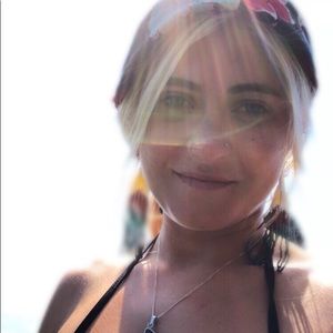 Meet your Posher, Christina